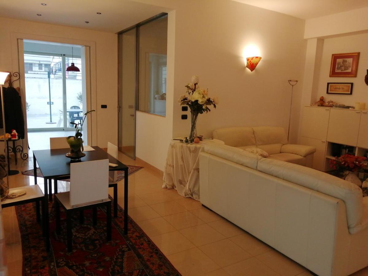Casa Lauretta - Terrazza - Garage Wifi E Bici Gratuite Villa Lecce Eksteriør billede