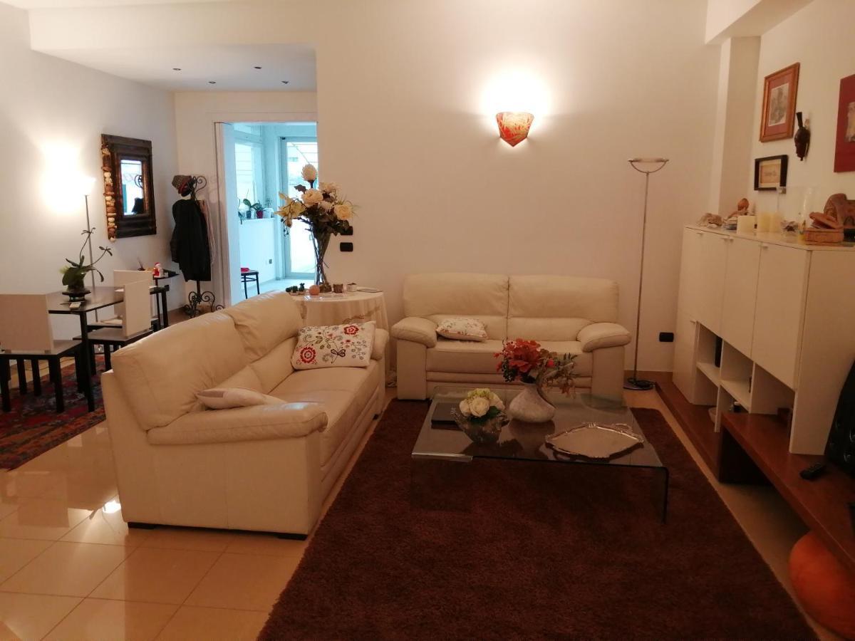 Casa Lauretta - Terrazza - Garage Wifi E Bici Gratuite Villa Lecce Eksteriør billede