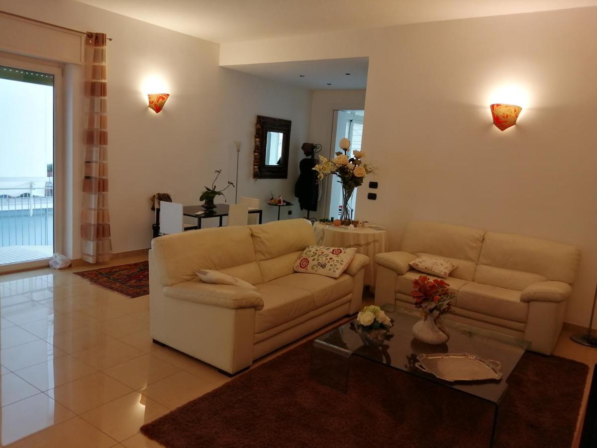 Casa Lauretta - Terrazza - Garage Wifi E Bici Gratuite Villa Lecce Eksteriør billede